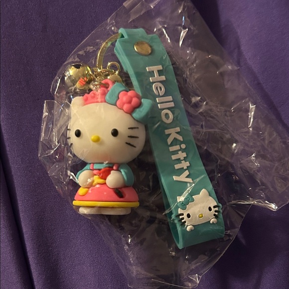 Hello Kitty Keychain - Picture 1 of 5